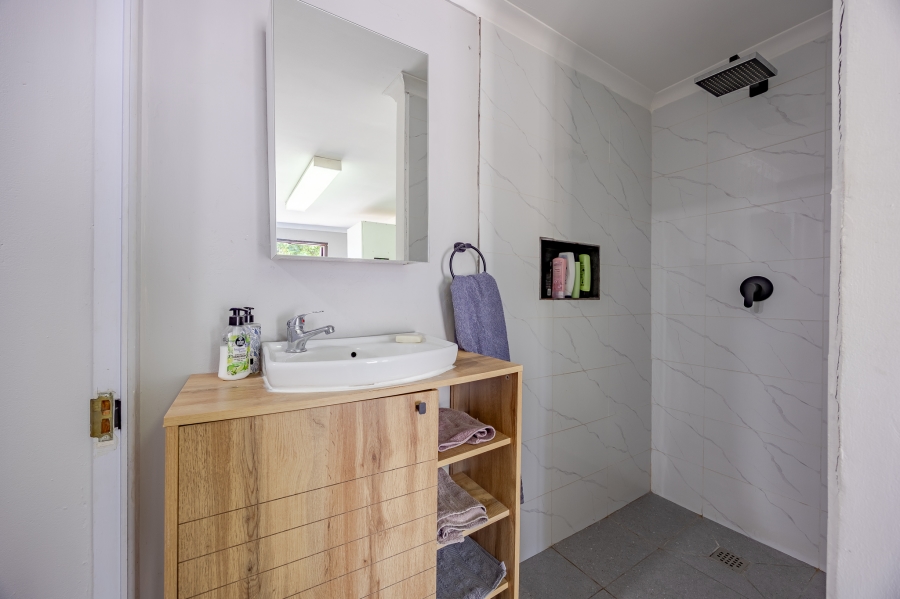 5 Bedroom Property for Sale in Bothasig Western Cape